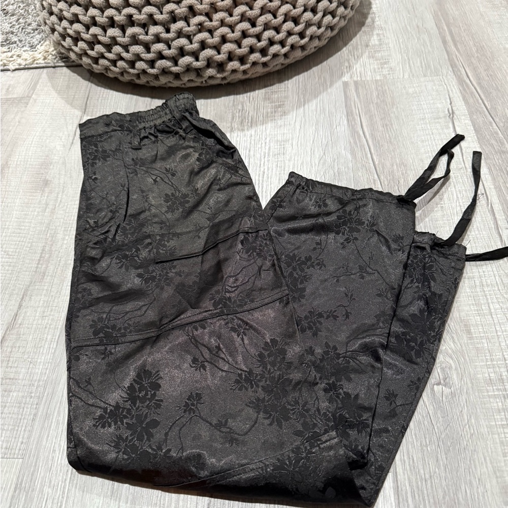 Fashion Nova Black Floral Ankle Pants